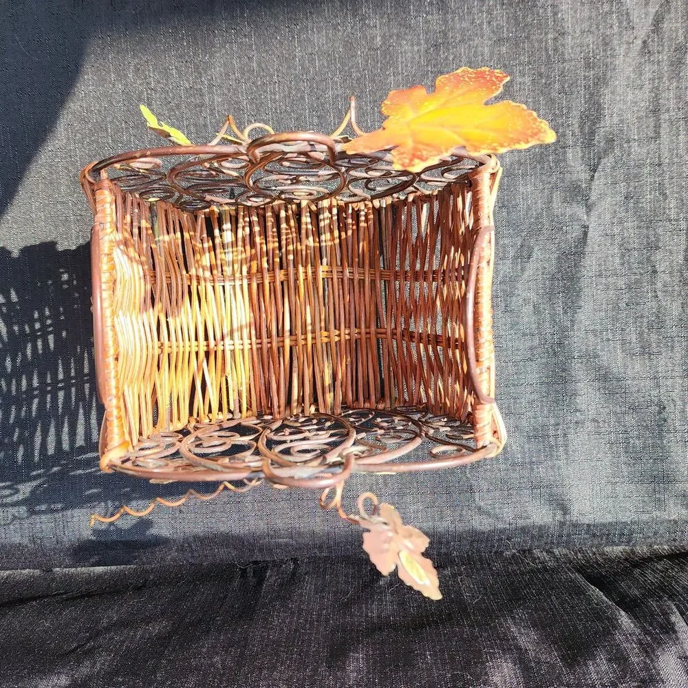 Unbranded wire pumpkin